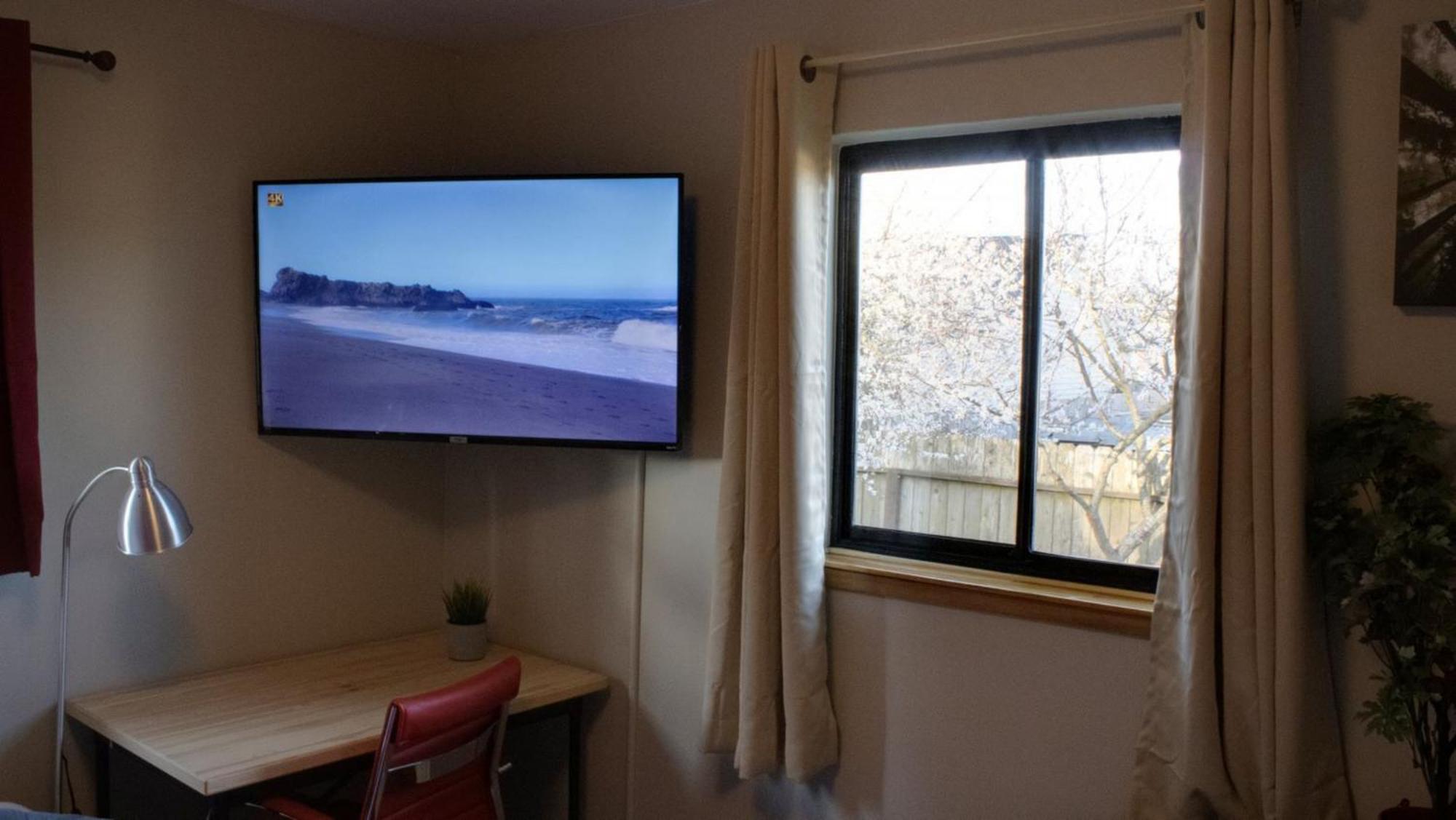 Private Home - Playground, Jumping Mat, Bbq, Darts, Firepit, Gazebo, 4 Smart Tvs, White Cotton Bedding, - The Redwood Cul-De Sac Beach Retreat 크레센트시티 외부 사진
