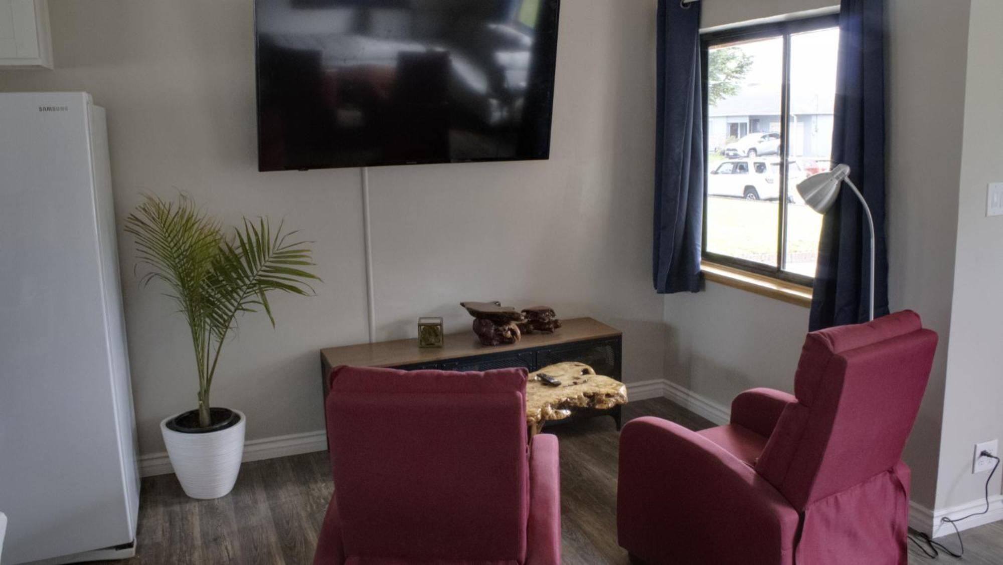 Private Home - Playground, Jumping Mat, Bbq, Darts, Firepit, Gazebo, 4 Smart Tvs, White Cotton Bedding, - The Redwood Cul-De Sac Beach Retreat 크레센트시티 외부 사진