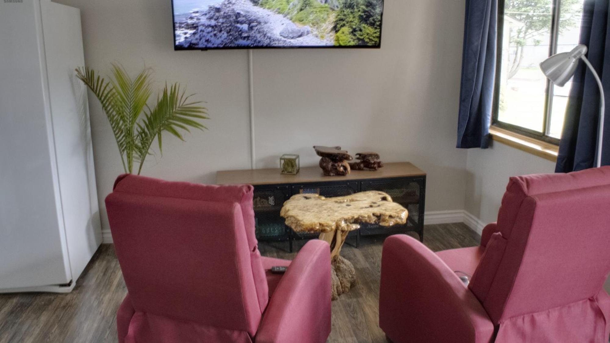 Private Home - Playground, Jumping Mat, Bbq, Darts, Firepit, Gazebo, 4 Smart Tvs, White Cotton Bedding, - The Redwood Cul-De Sac Beach Retreat 크레센트시티 외부 사진